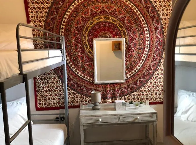 旅馆 Rhodes Backpackers Boutique And