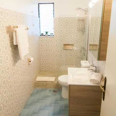 Rhodes Backpackers Boutique And אכסניה עיר רודוס