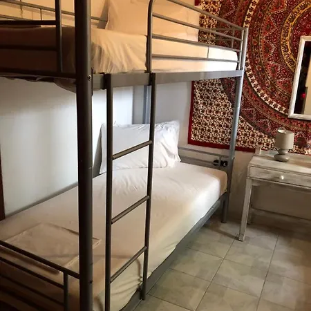 אכסניה Rhodes Backpackers Boutique And *