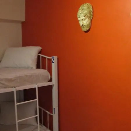 אכסניה Rhodes Backpackers Boutique And