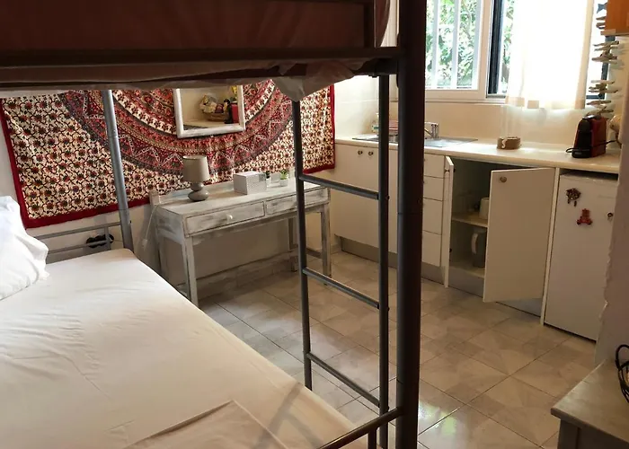 Rhodes Backpackers Boutique And Hostel