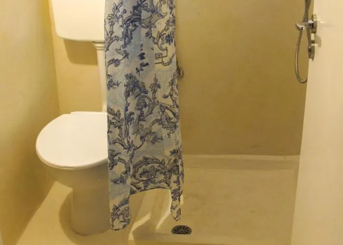 Rhodes Backpackers Boutique And *