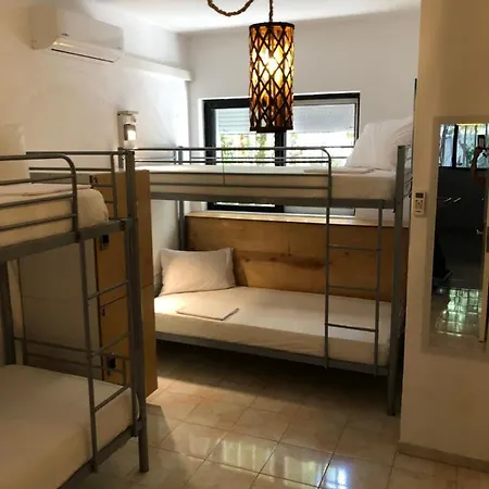 Rhodes Backpackers Boutique And ホステル